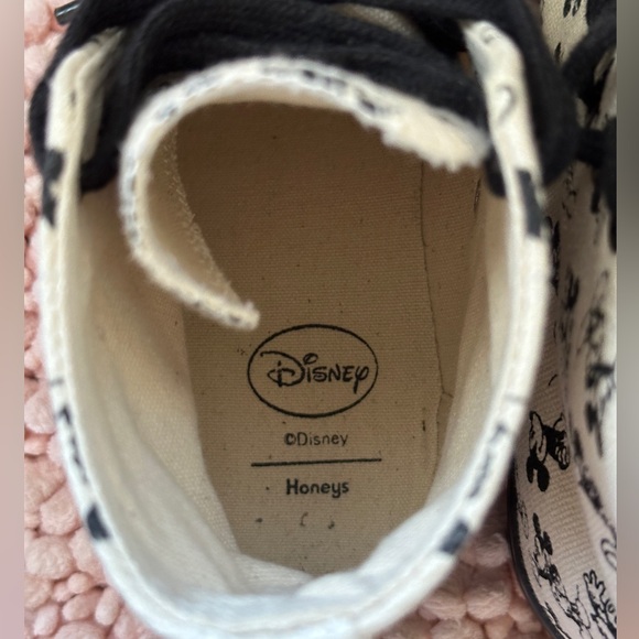 Japanese brand Honeys x Disney collab high top sneakers, off white, US size 6 - Picture 8 of 8